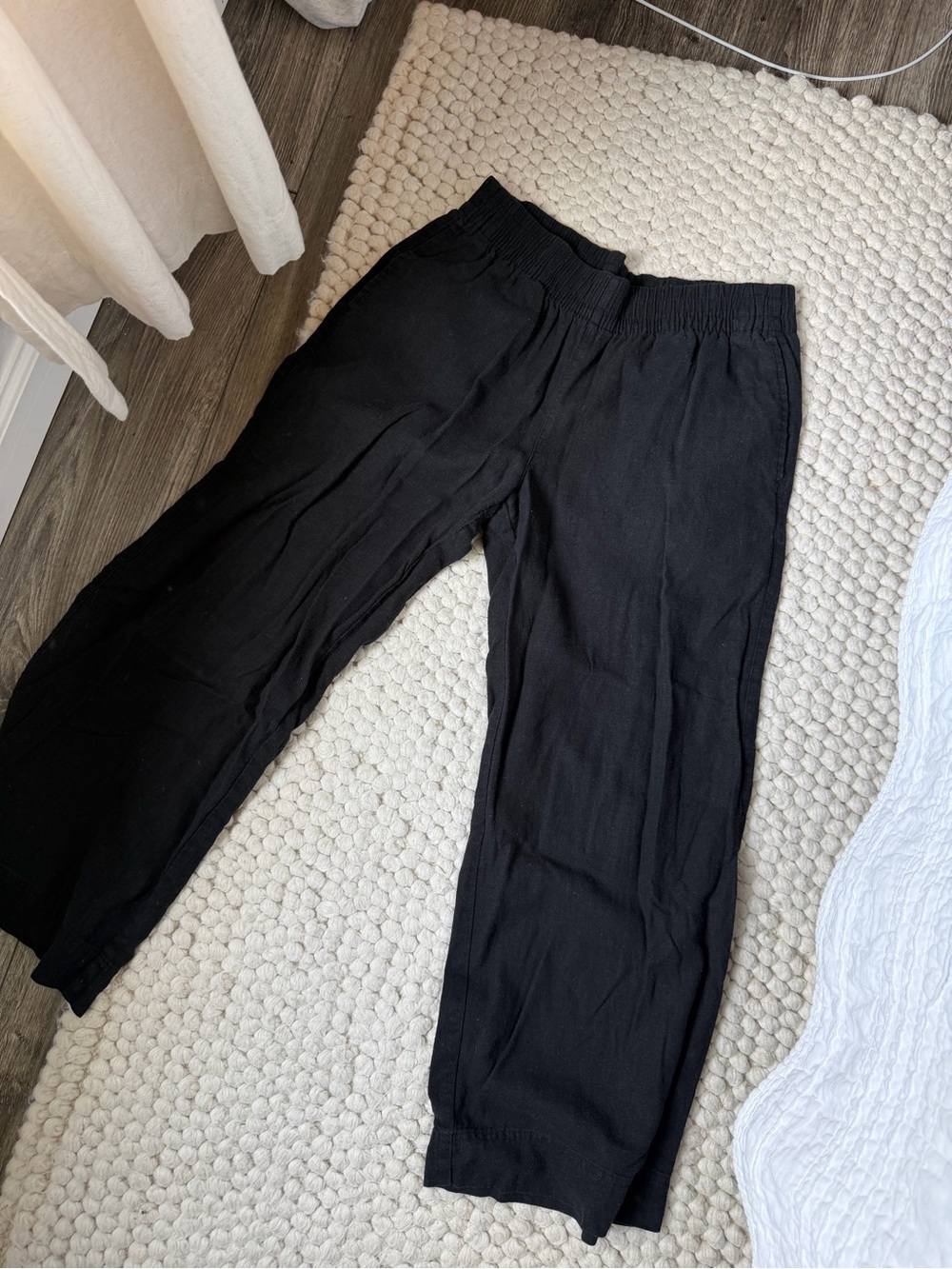 Old Navy Black Men’s Elastic-Waist Jogger Pants